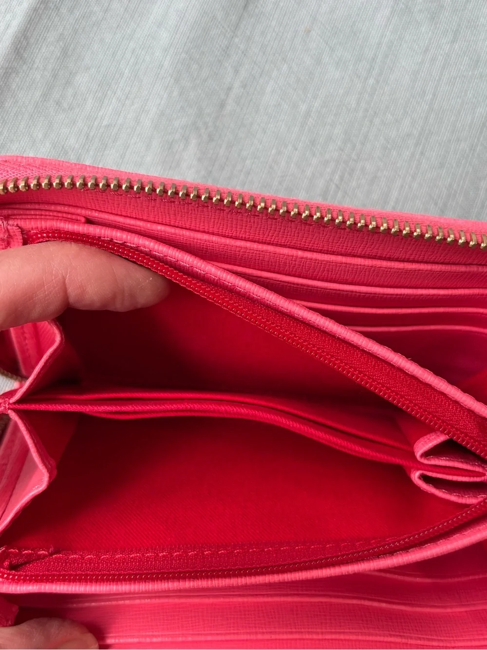 Dooney Bourke Bubblegum Bright Pink Zip Around Wallet Saffiano Leather